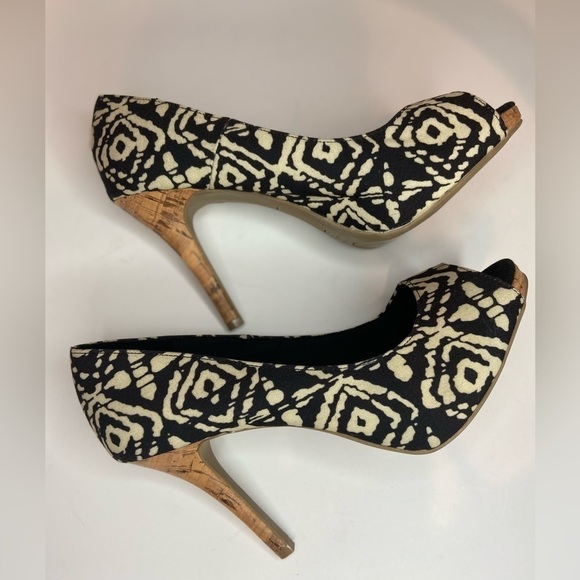 Christian Siriano~Abstract Brown/Cream Cork-Look Stiletto Heels~Peep Toe~Size 9W - Picture 11 of 16